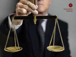 Como se proteger de fraudes imobiliárias: Dicas de um advogado especializado.